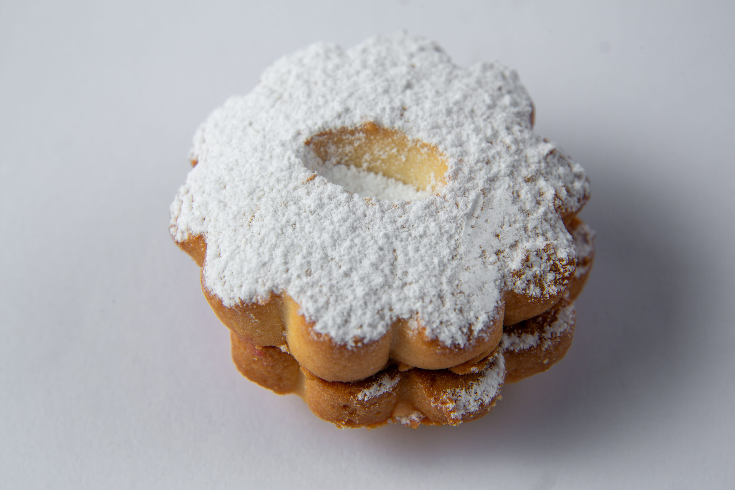 Пісочне печиво з вишневим джемом оптом від виробника ТМ «А Арагорн».